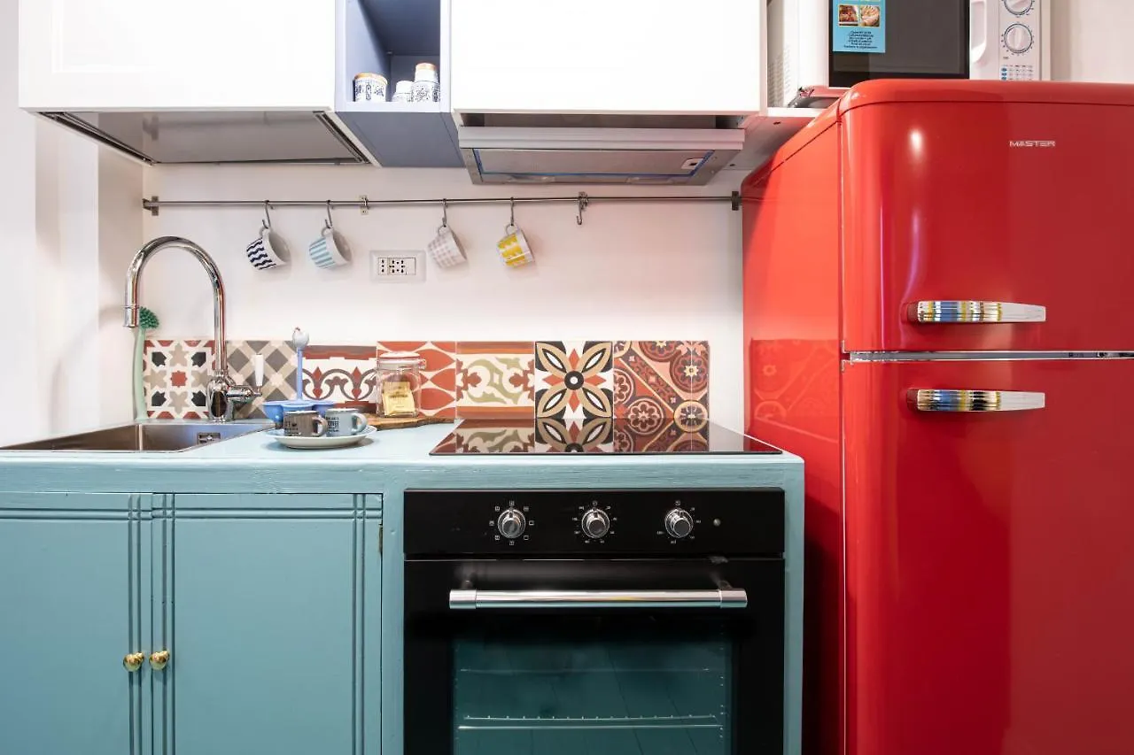 Trastevere Colorful Apartment With Terrace! Rome Italy
