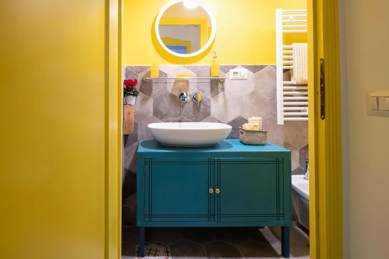 Trastevere Colorful Apartment With Terrace! Rome
